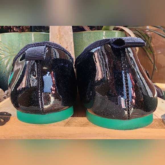 Wicked Movie Chic Black and Green Loafers with Bow Details - Picture 5 of 8